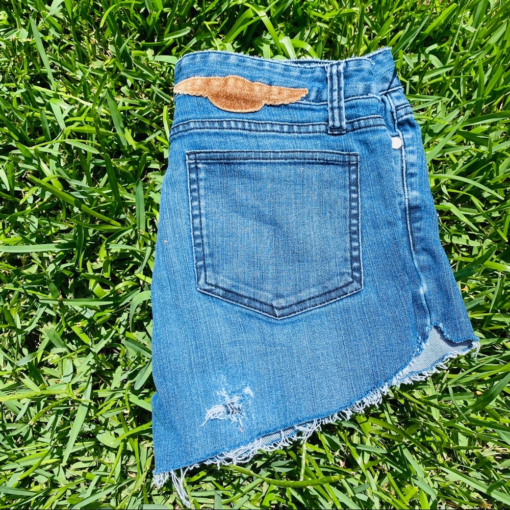 BCBGMAXAZRIA shorts